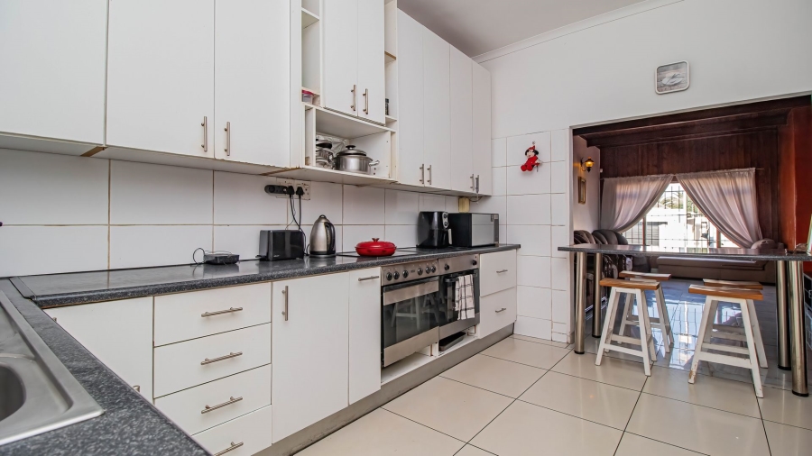 4 Bedroom Property for Sale in Wynberg Western Cape